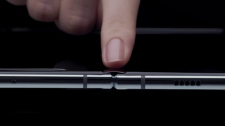 Si te compras un Samsung Galaxy Fold, no lo lleves a la playa